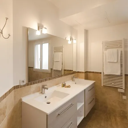 Casa de Férias Belle Moderniste Avec Piscine *