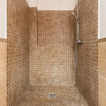 Belle Moderniste Avec Piscine