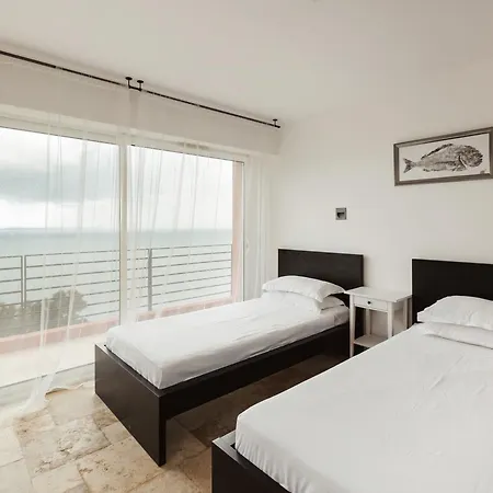 Belle Moderniste Avec Piscine Сasa de vacaciones